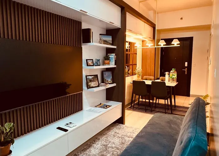 Cozy Uptown Park Tower 2 Manila