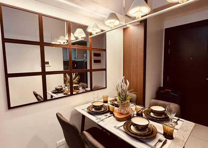 Cozy Uptown Park Tower 2 Manila